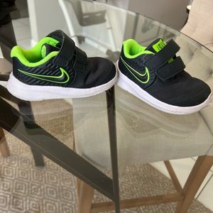 Nike Toddler Sneakers- Star Runner